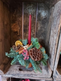 Traditional Advent Pine arrangement